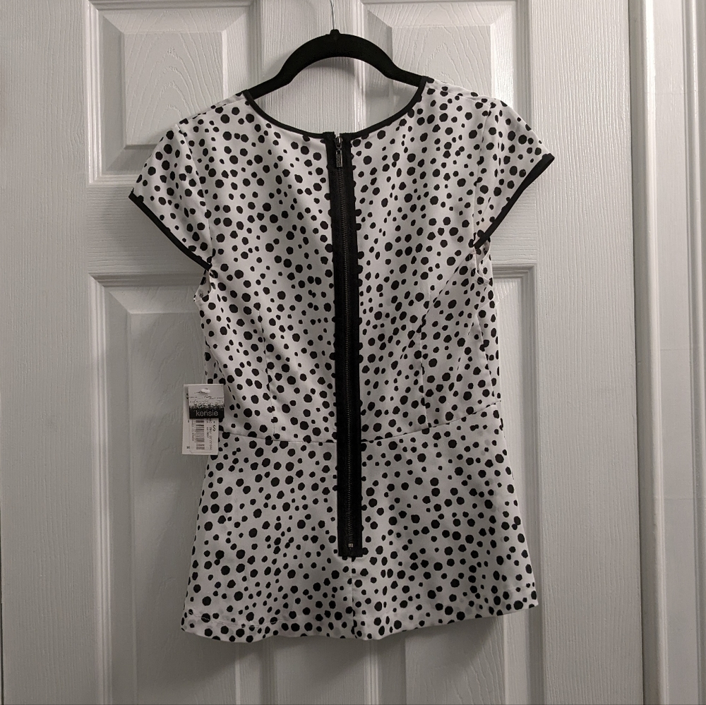 NWT XS Kensie black and white peplum top with back zipper